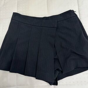 Black Pleated Women's Shorts